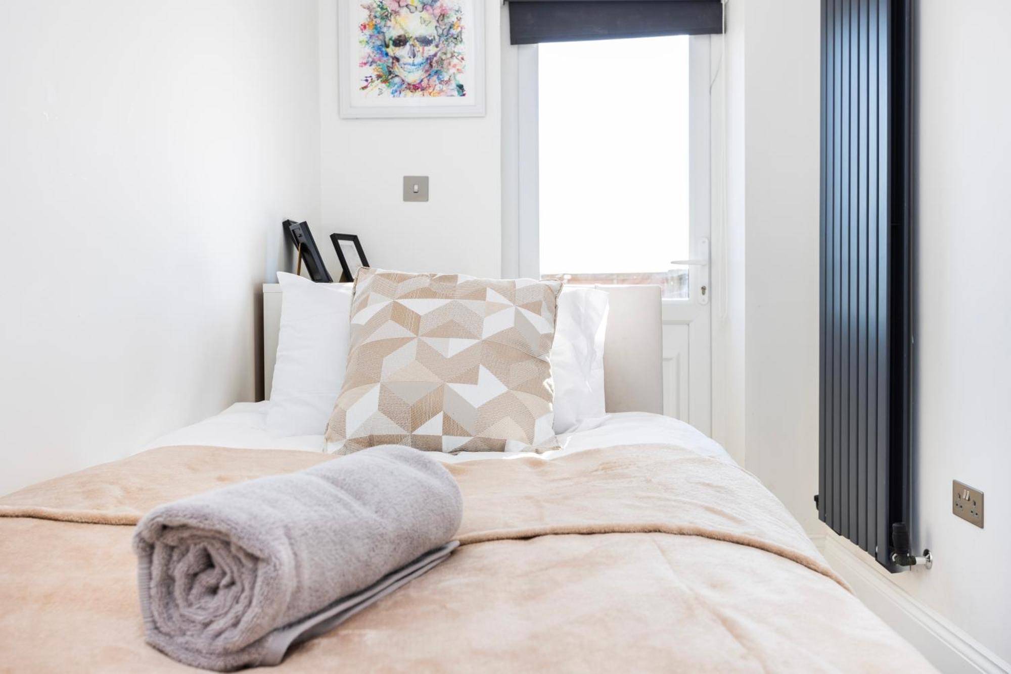 Modern 3 Bedroom With Ensuite Apartamento